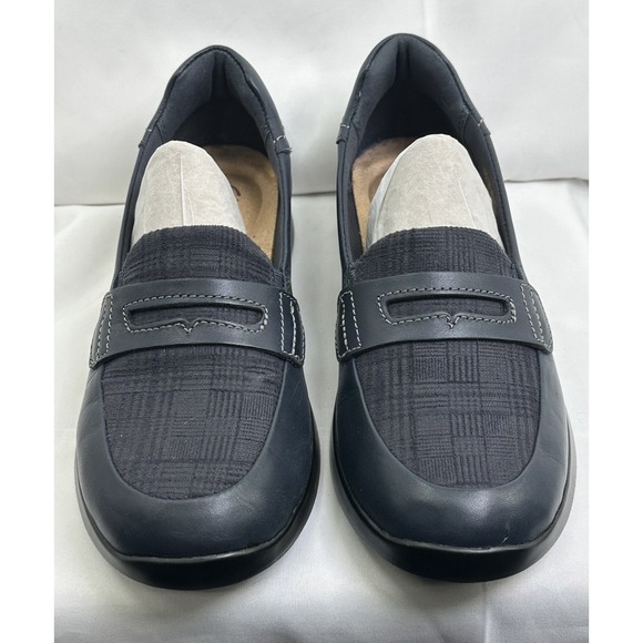 Clarks Women's Ellowyn Slip On Loafer Navy Blue Size 9 Comfort Cushion Casual - Picture 2 of 11
